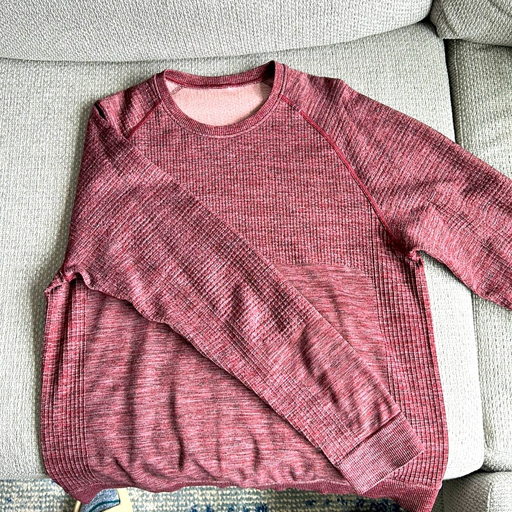 lulu lemon warm long sleeve/waffle - maroon L